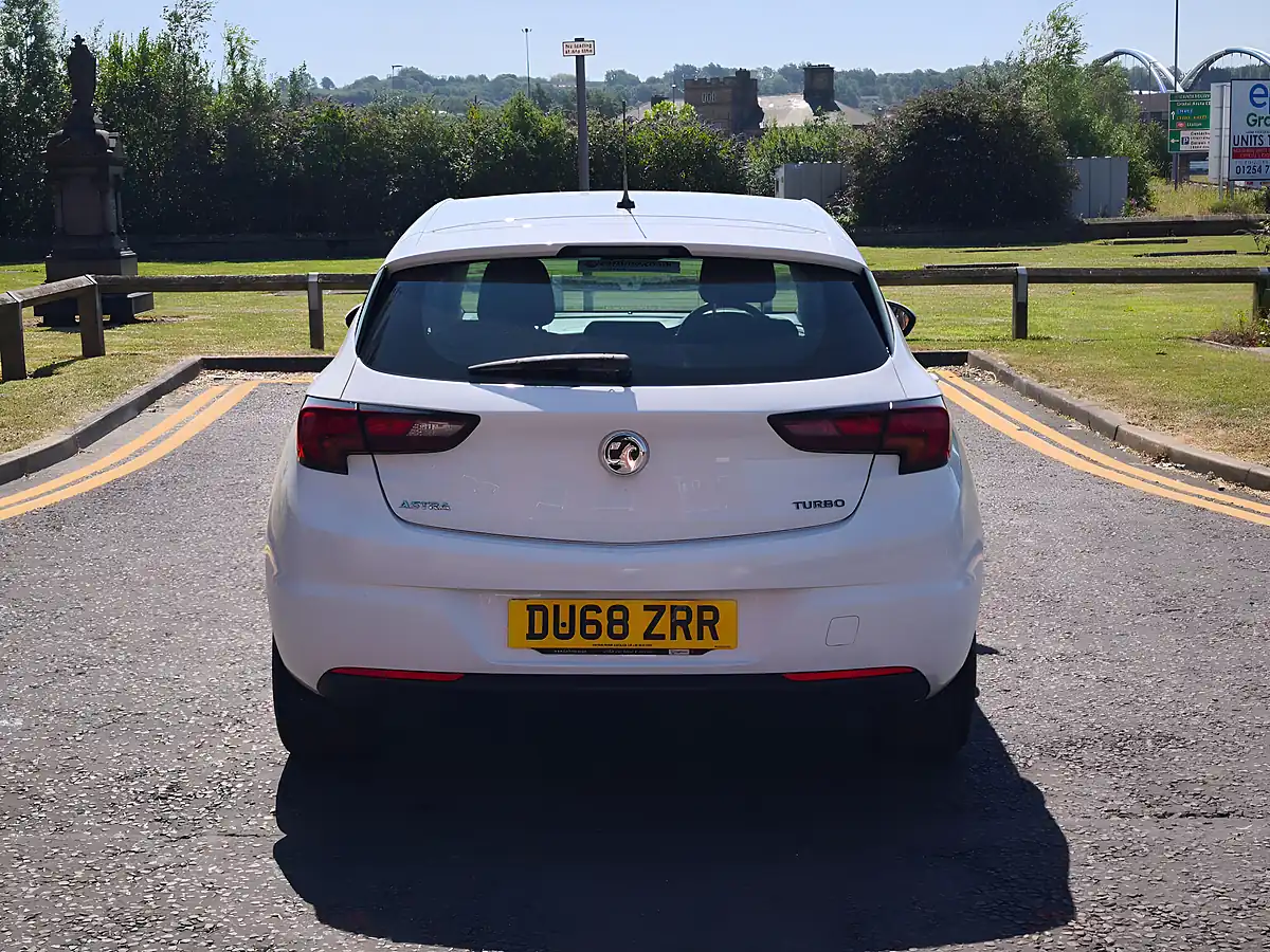 Used 2018 Vauxhall Astra Sri White - Interior and Exterior details 14