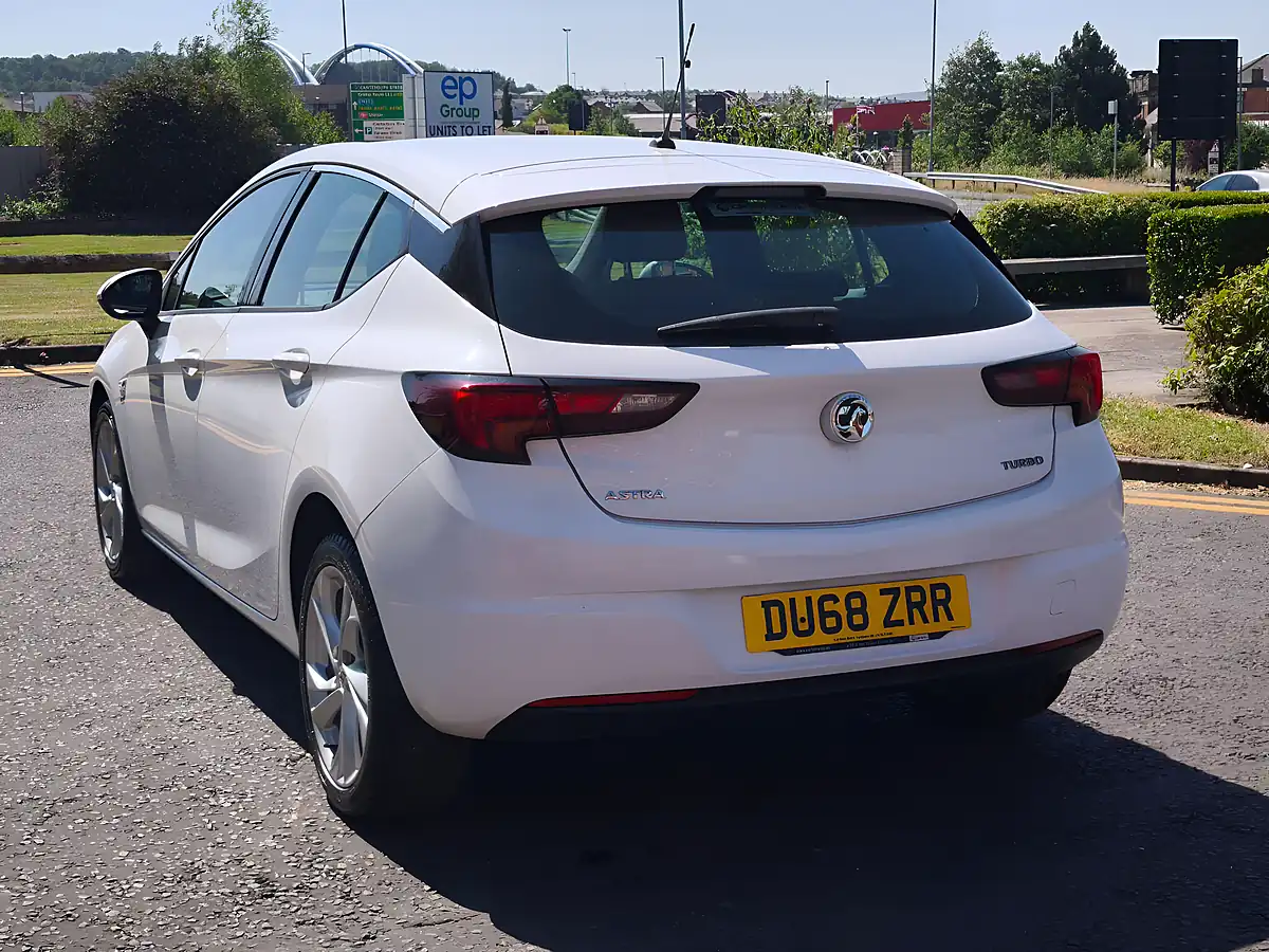 Used 2018 Vauxhall Astra Sri White - Interior and Exterior details 15