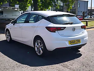 Used 2018 Vauxhall Astra Sri White - Interior and Exterior details 16