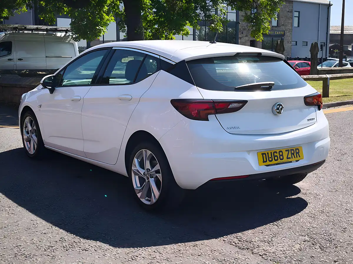 Used 2018 Vauxhall Astra Sri White - Interior and Exterior details 16