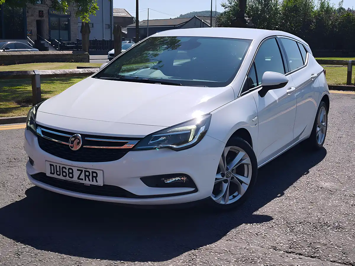 Used 2018 Vauxhall Astra Sri White - Interior and Exterior details 2