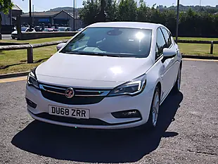 Used 2018 Vauxhall Astra Sri White - Interior and Exterior details 5
