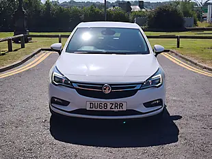 Used 2018 Vauxhall Astra Sri White - Interior and Exterior details 6