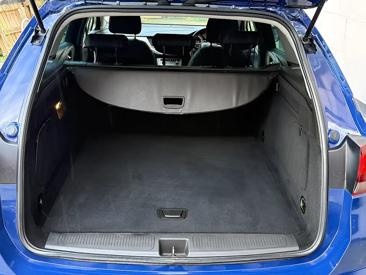 Used 2018 Vauxhall Astra Tech Line Nav Blue - Interior and Exterior details 10