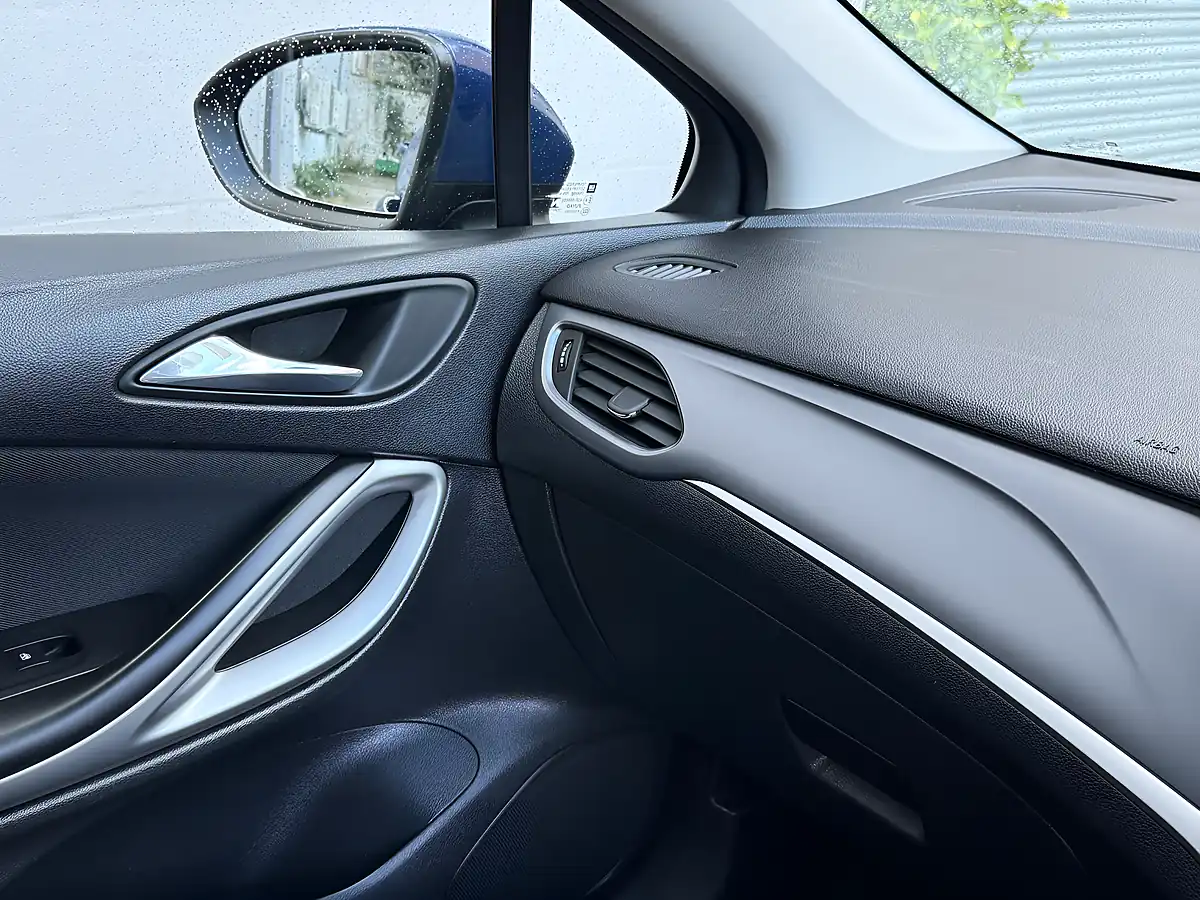 Used 2018 Vauxhall Astra Tech Line Nav Blue - Interior and Exterior details 19