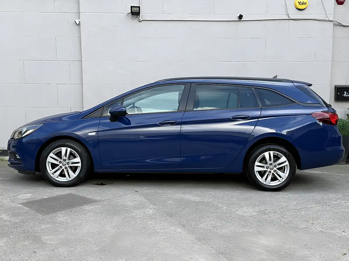 Used 2018 Vauxhall Astra Tech Line Nav Blue - Interior and Exterior details 6