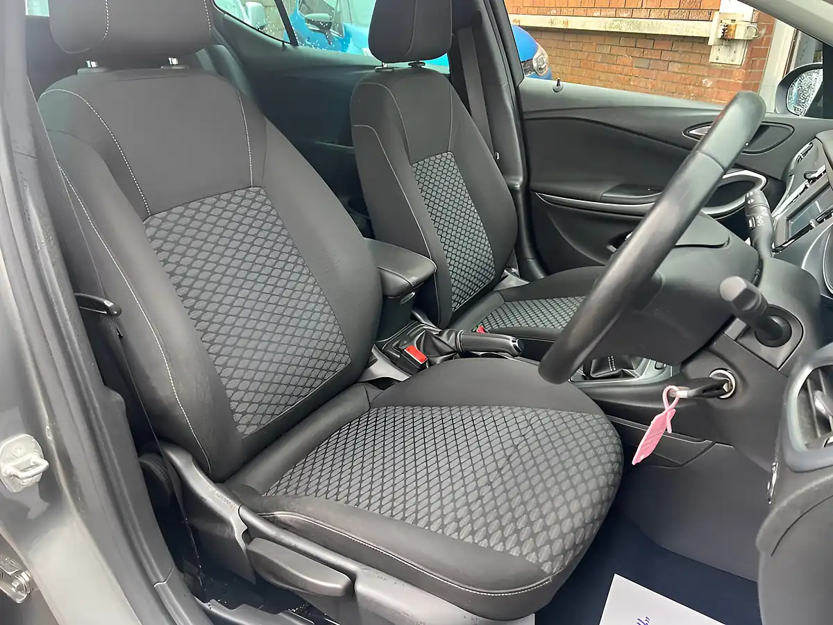 Used 2018 Vauxhall Astra Tech Line Nav Grey - Interior and Exterior details 11