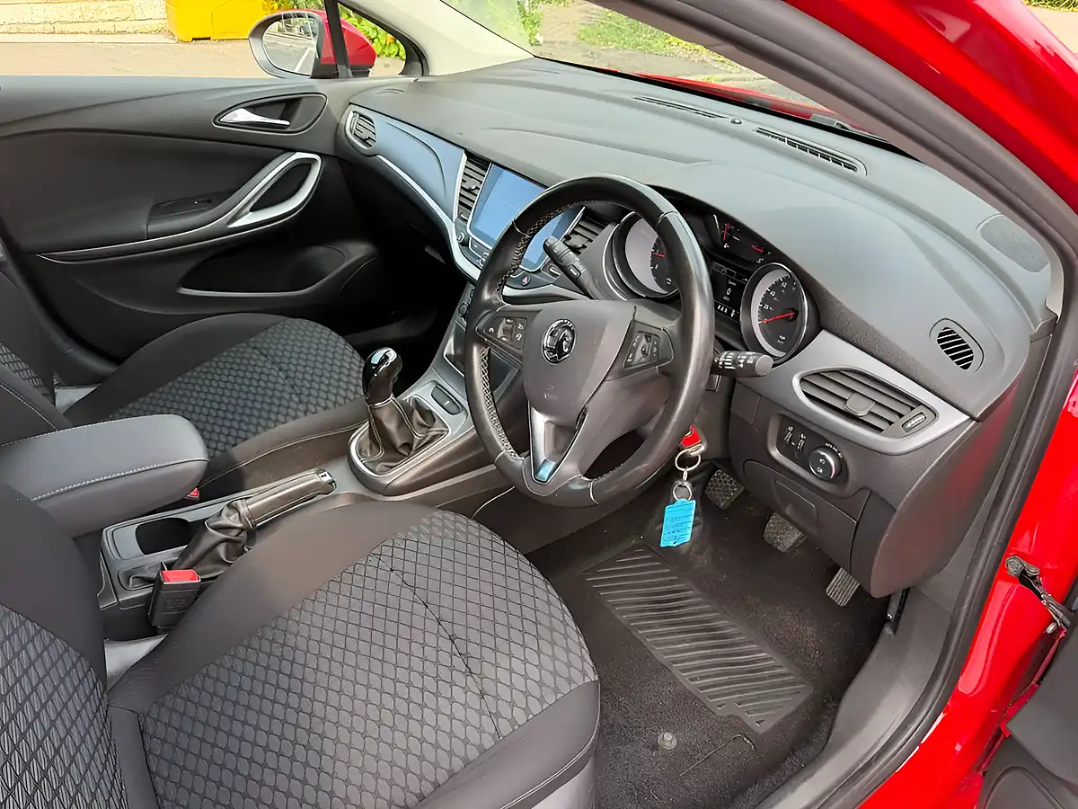 Used 2018 Vauxhall Astra Tech Line Nav Red - Interior and Exterior details 8