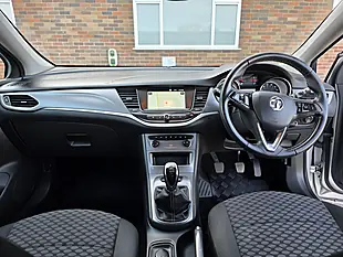 Used 2018 Vauxhall Astra Tech Line Nav Silver - Interior and Exterior details 10