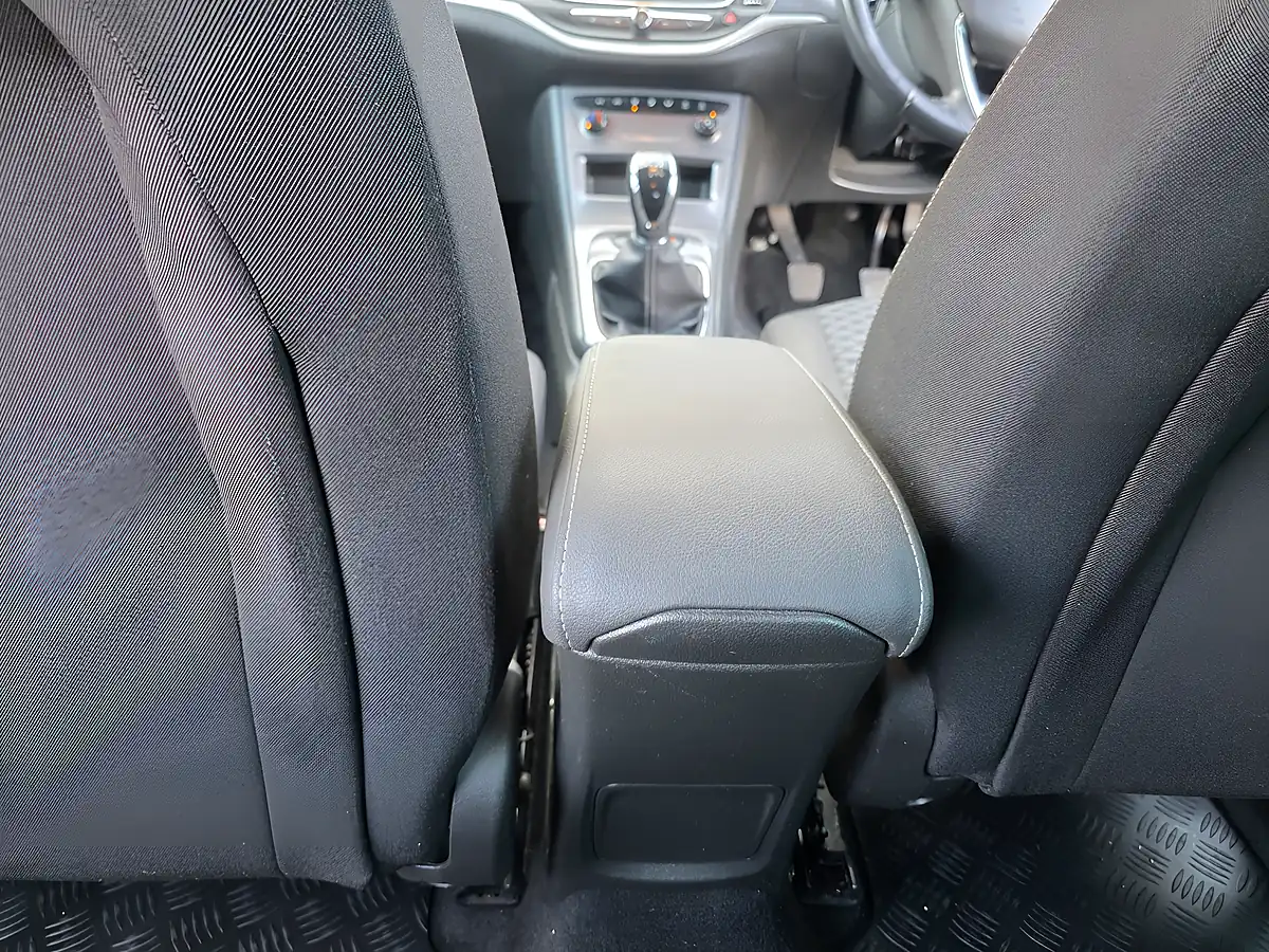 Used 2018 Vauxhall Astra Tech Line Nav Silver - Interior and Exterior details 12