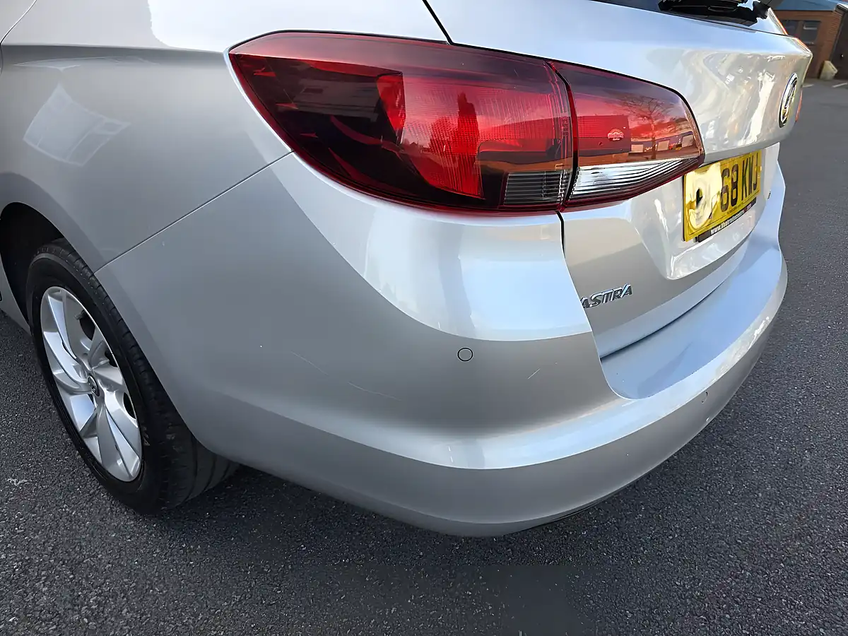 Used 2018 Vauxhall Astra Tech Line Nav Silver - Interior and Exterior details 16