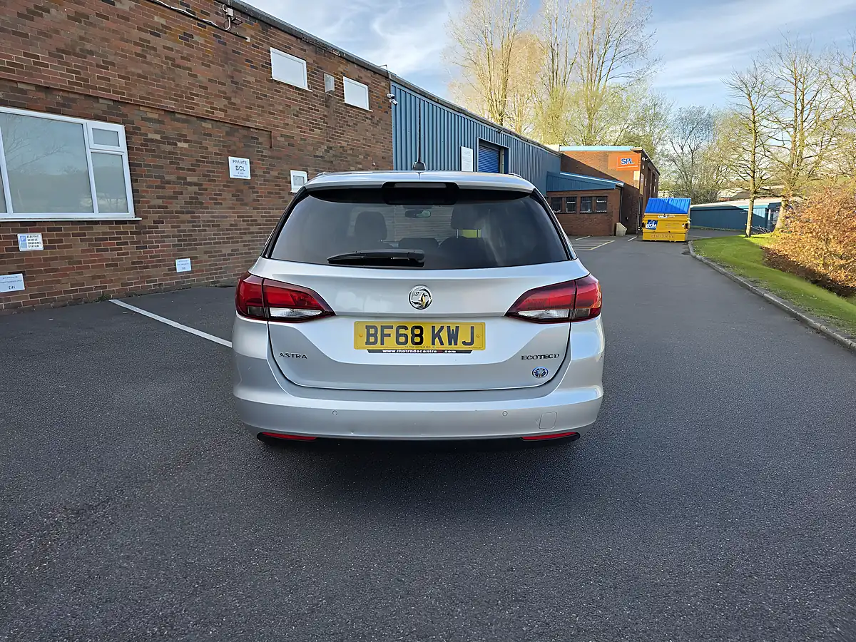 Used 2018 Vauxhall Astra Tech Line Nav Silver - Interior and Exterior details 7