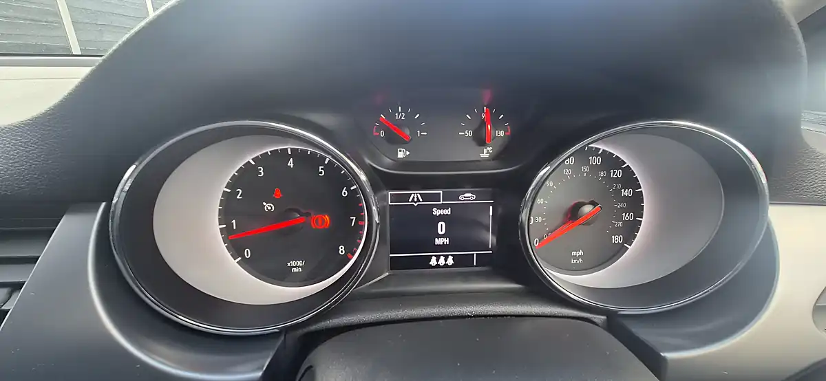 Used 2018 Vauxhall Astra Tech Line Nav Silver - Interior and Exterior details 12