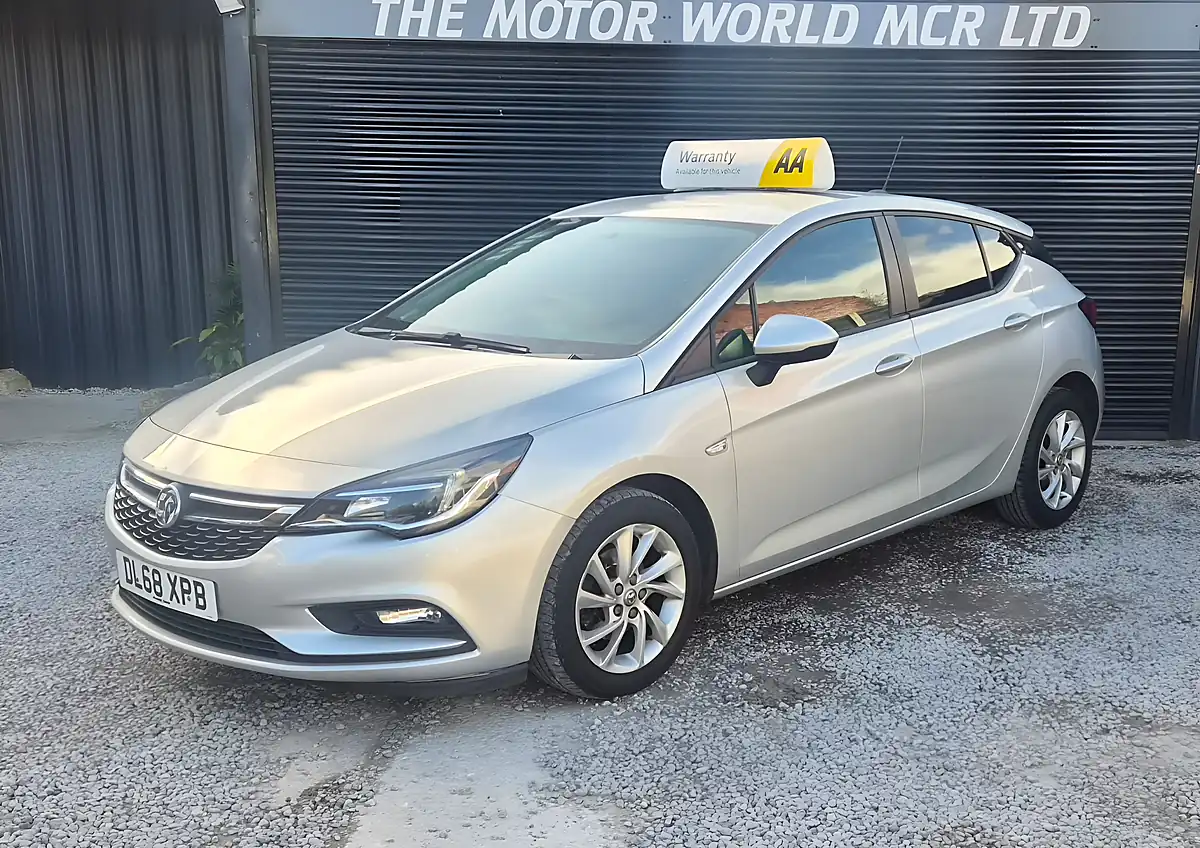 Used 2018 Vauxhall Astra Tech Line Nav Silver - Interior and Exterior details 9