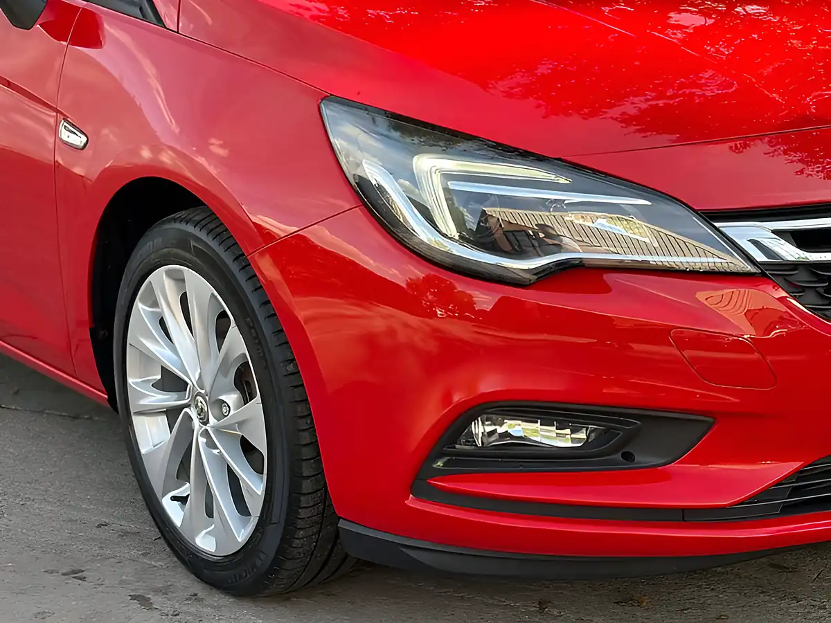 Used 2018 Vauxhall Astra Tech Line Nav T Lava Red - Interior and Exterior details 5