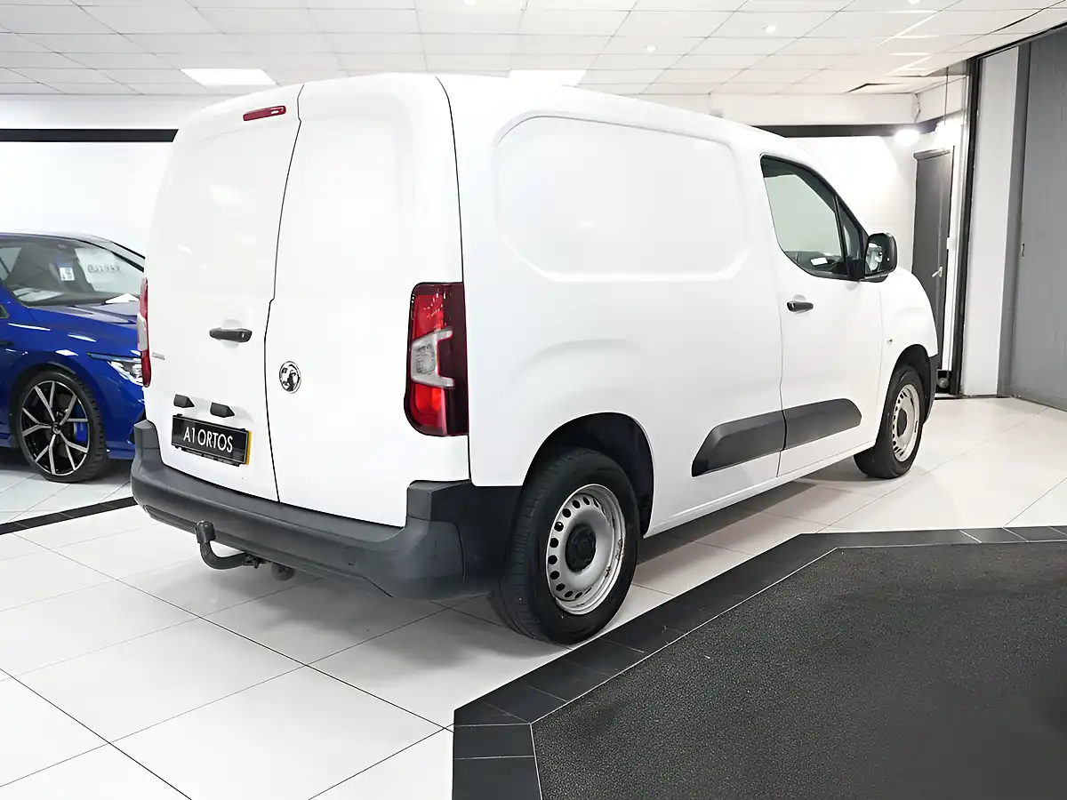 Used 2018 Vauxhall Combo 2000 Edition White - Interior and Exterior details 10
