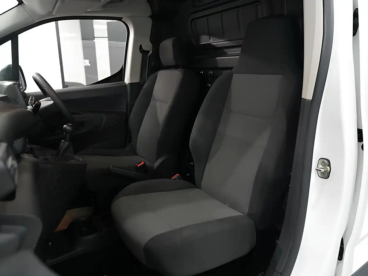 Used 2018 Vauxhall Combo 2000 Edition White - Interior and Exterior details 13