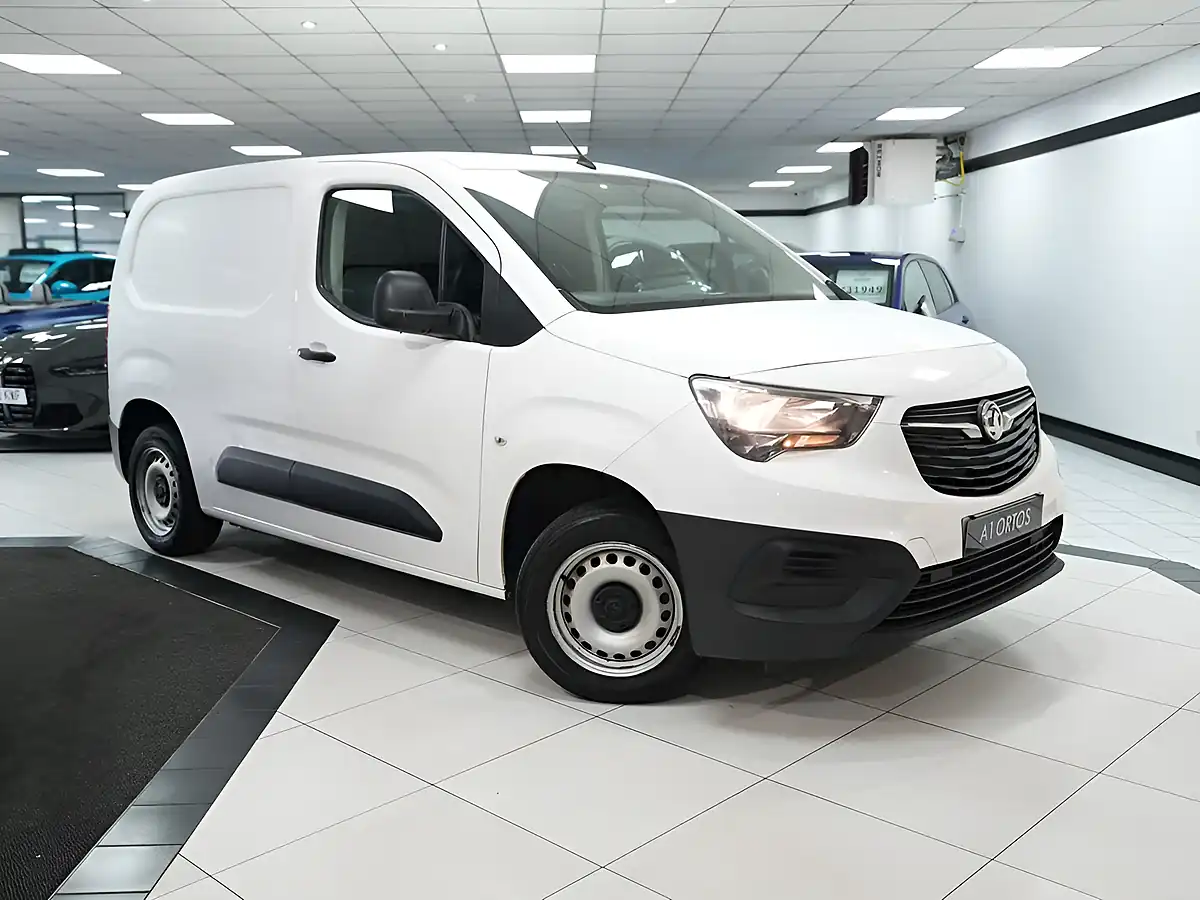 Used 2018 Vauxhall Combo 2000 Edition White - Interior and Exterior details 17