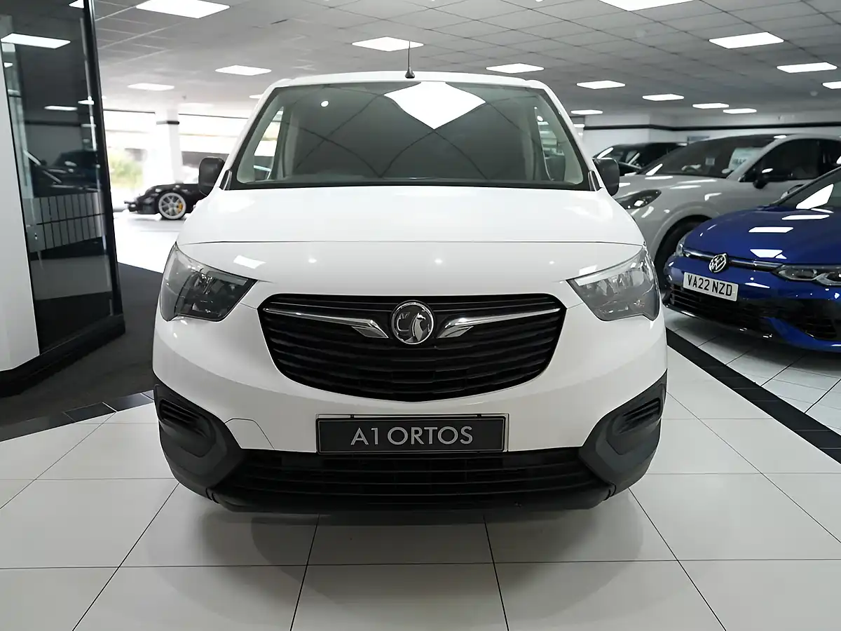 Used 2018 Vauxhall Combo 2000 Edition White - Interior and Exterior details 2