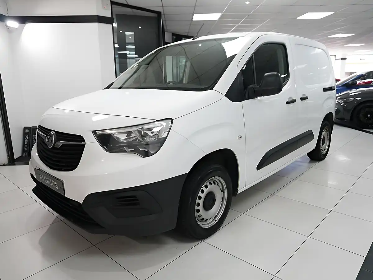Used 2018 Vauxhall Combo 2000 Edition White - Interior and Exterior details 4
