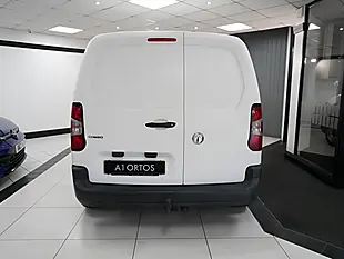 Used 2018 Vauxhall Combo 2000 Edition White - Interior and Exterior details 6