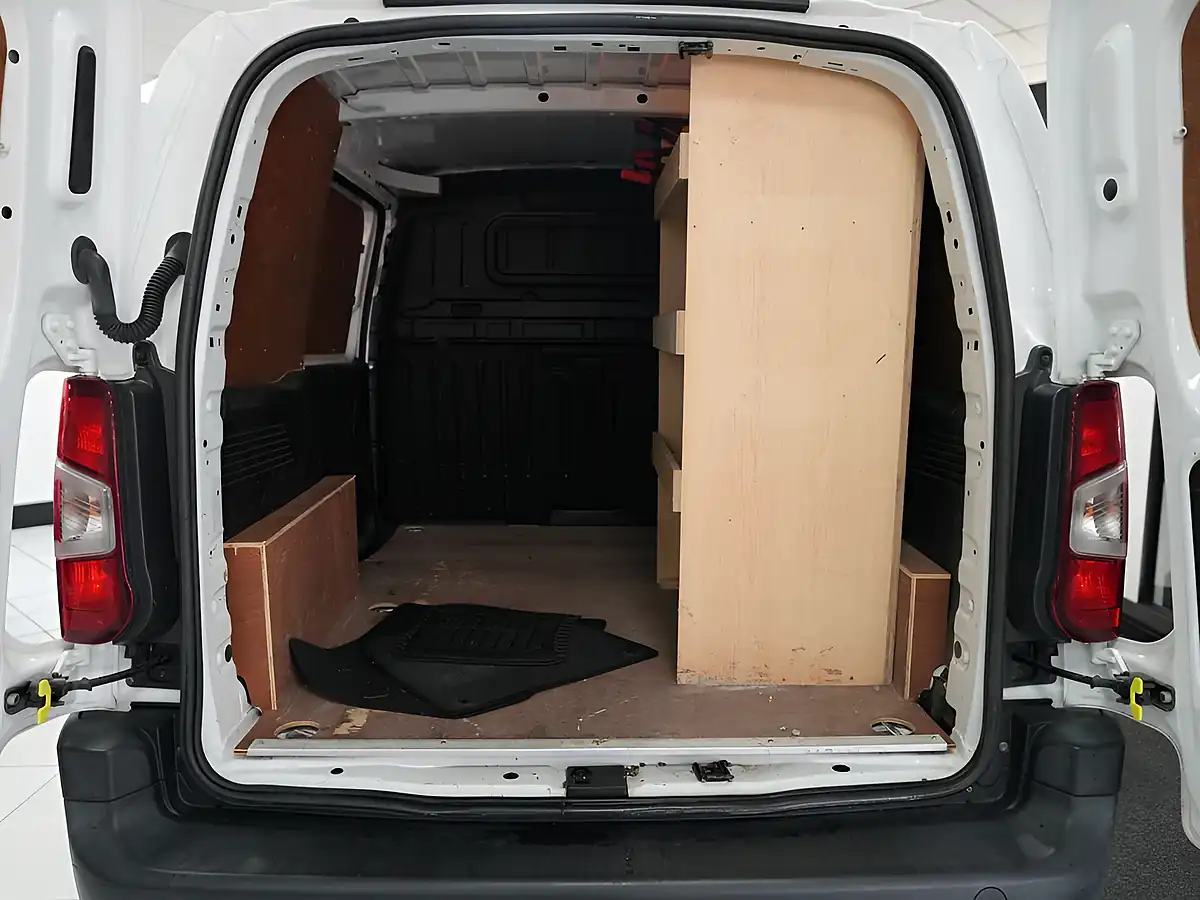 Used 2018 Vauxhall Combo 2000 Edition White - Interior and Exterior details 8