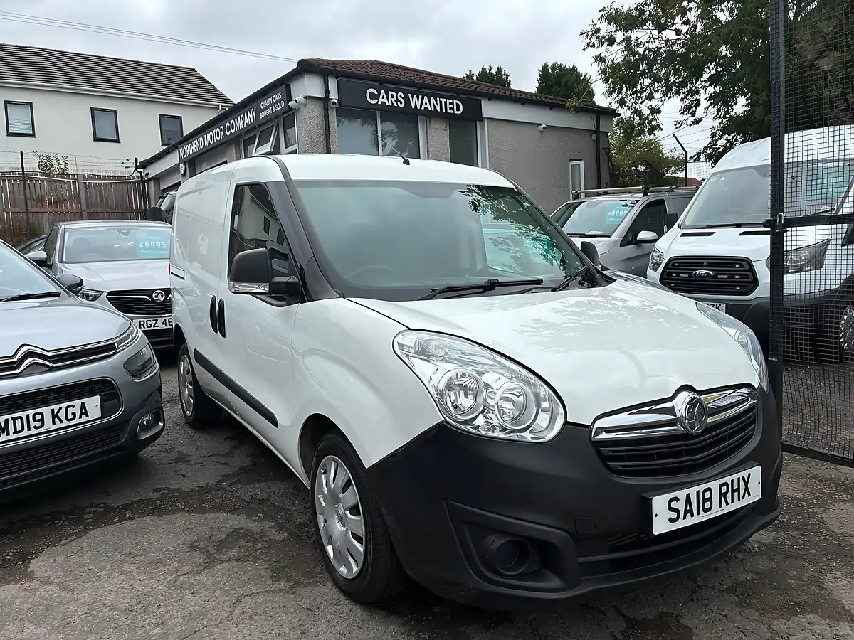 Used 2018 Vauxhall Combo Factory Crew Van White - Interior and Exterior details 4
