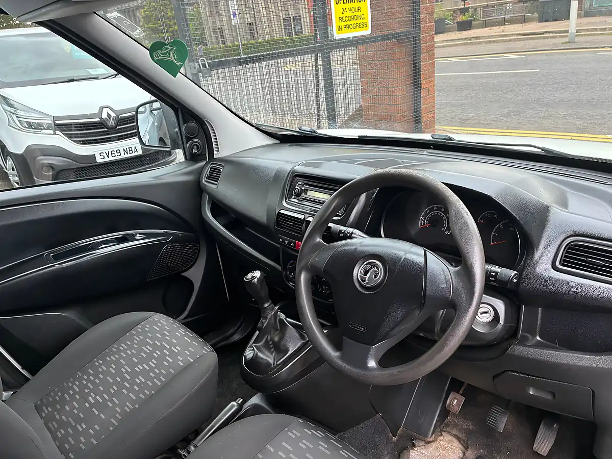 Used 2018 Vauxhall Combo Factory Crew Van White - Interior and Exterior details 8