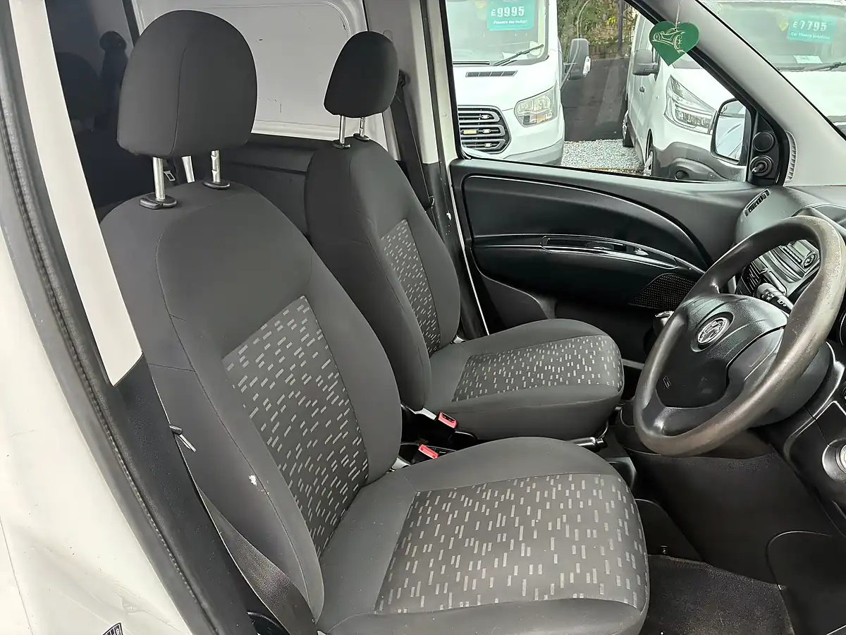 Used 2018 Vauxhall Combo Factory Crew Van White - Interior and Exterior details 9