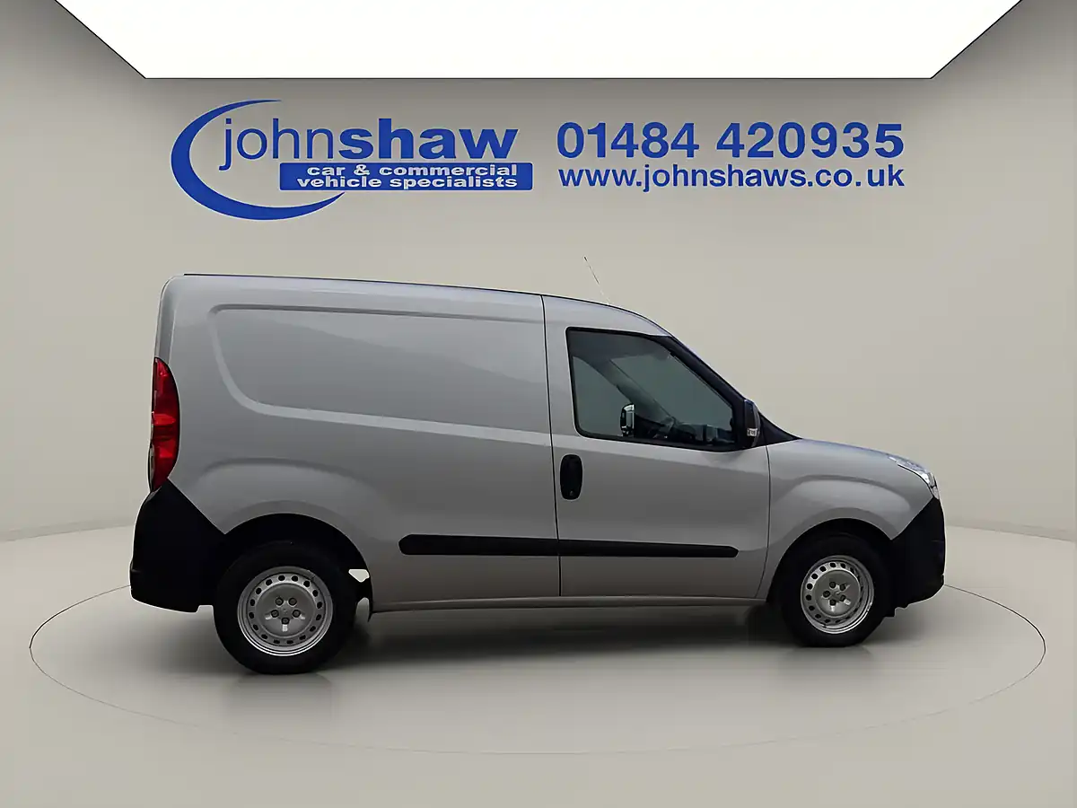 Used 2018 Vauxhall Combo L1 Silver - Interior and Exterior details 13