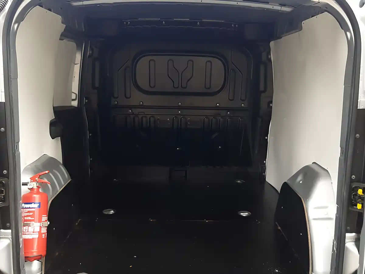 Used 2018 Vauxhall Combo L1 Silver - Interior and Exterior details 2