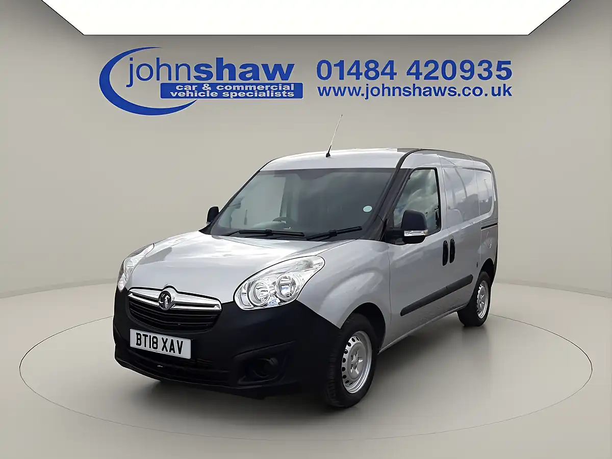 Used 2018 Vauxhall Combo L1 Silver - Interior and Exterior details 4
