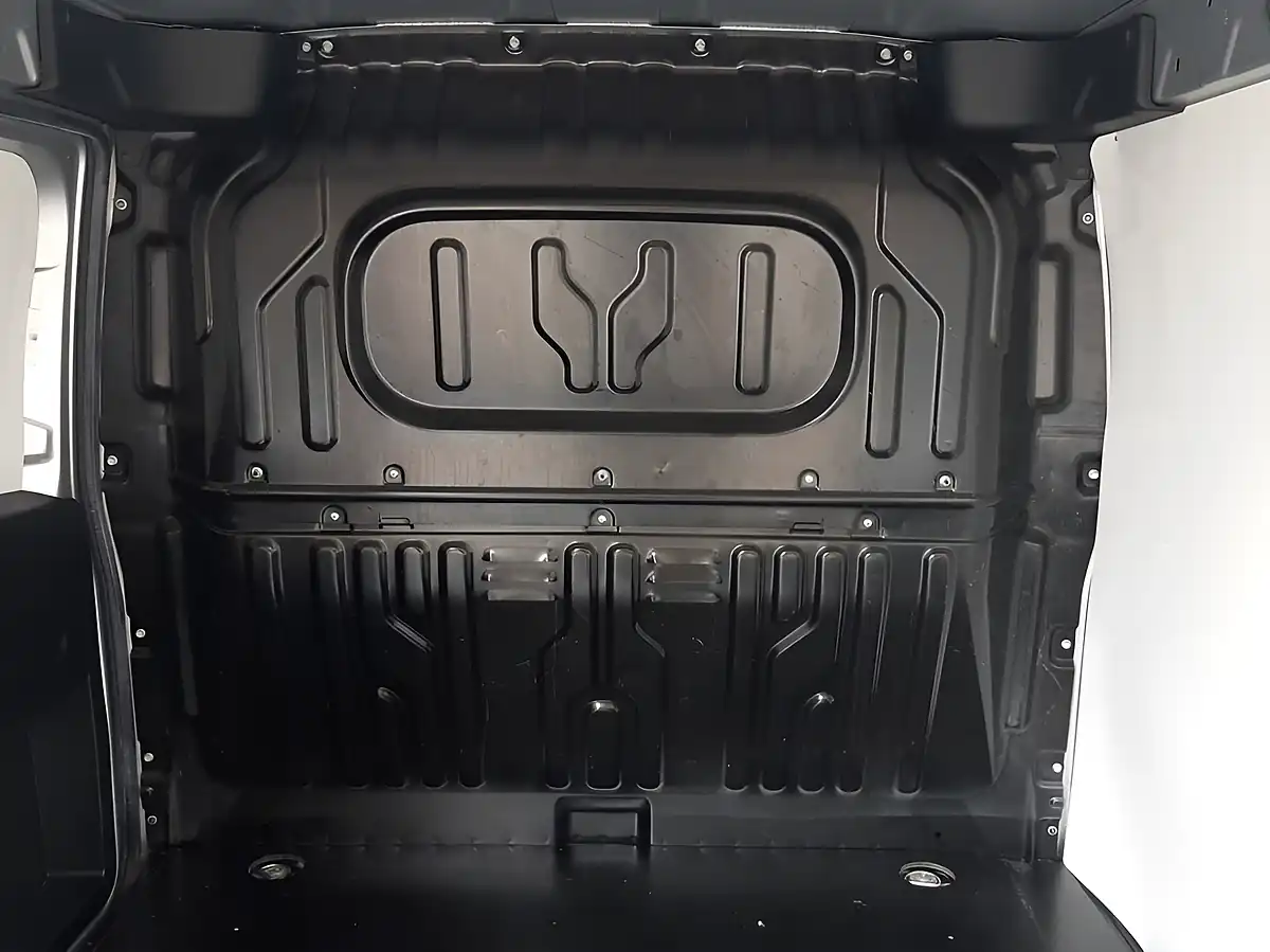 Used 2018 Vauxhall Combo L1 Silver - Interior and Exterior details 6