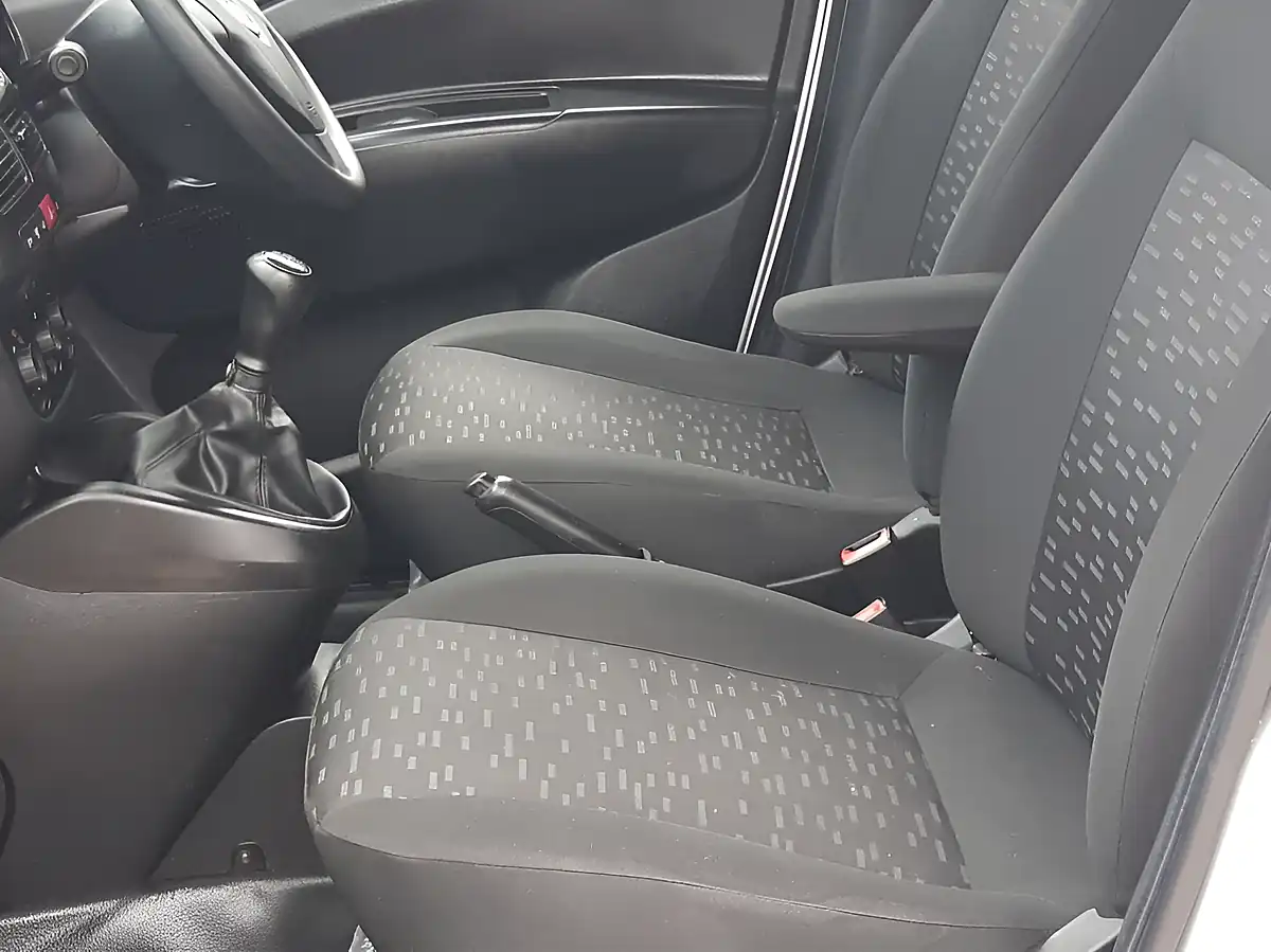 Used 2018 Vauxhall Combo L1 Silver - Interior and Exterior details 8