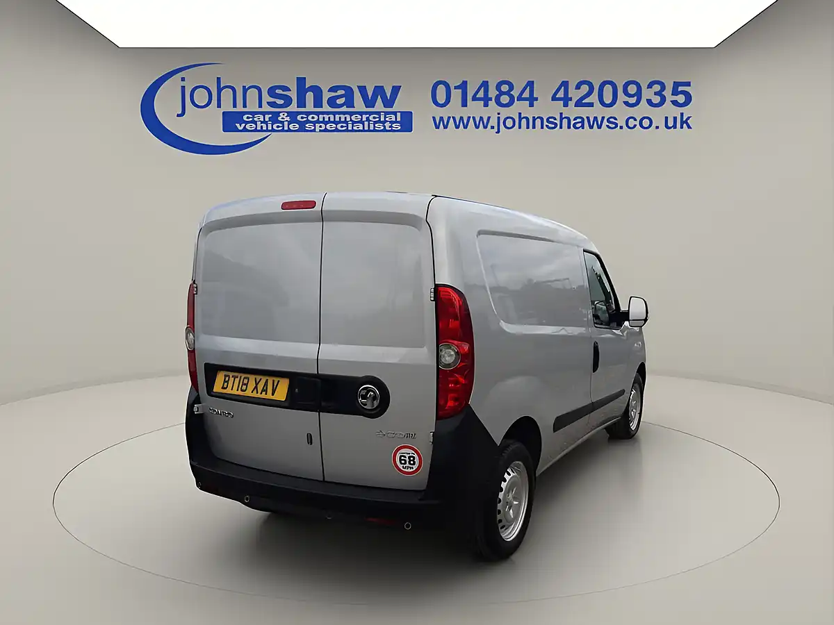 Used 2018 Vauxhall Combo L1 Silver - Interior and Exterior details 9