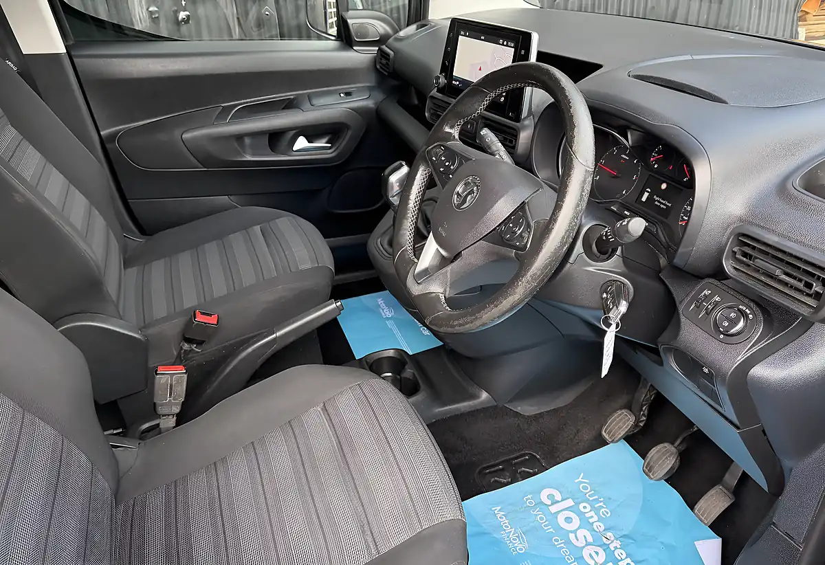 Used 2018 Vauxhall Combo Life Energy Grey - Interior and Exterior details 11