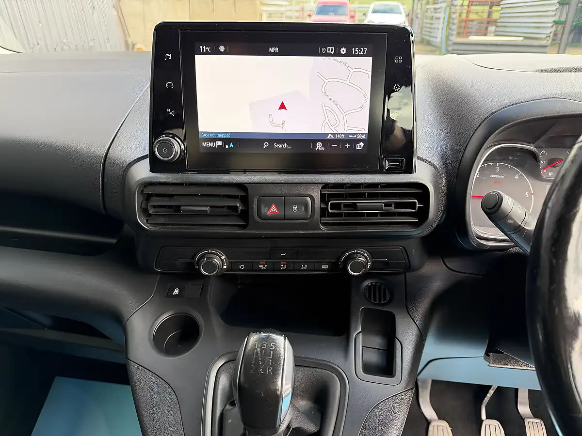 Used 2018 Vauxhall Combo Life Energy Grey - Interior and Exterior details 16