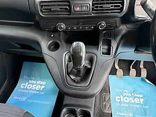 Used 2018 Vauxhall Combo Life Energy Grey - Interior and Exterior details 17