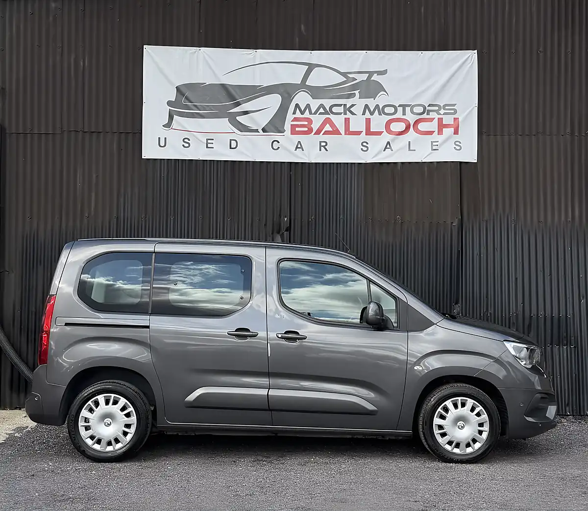 Used 2018 Vauxhall Combo Life Energy Grey - Interior and Exterior details 4