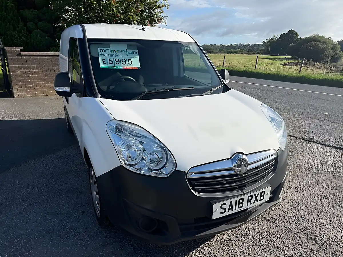 Used 2018 Vauxhall Combo White - Front View