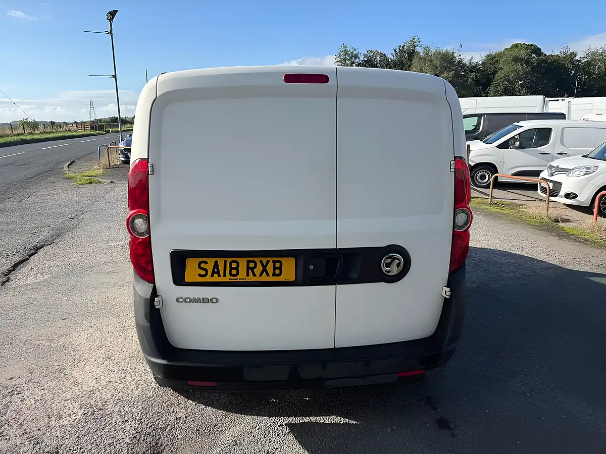 Used 2018 Vauxhall Combo White - Interior and Exterior details 5