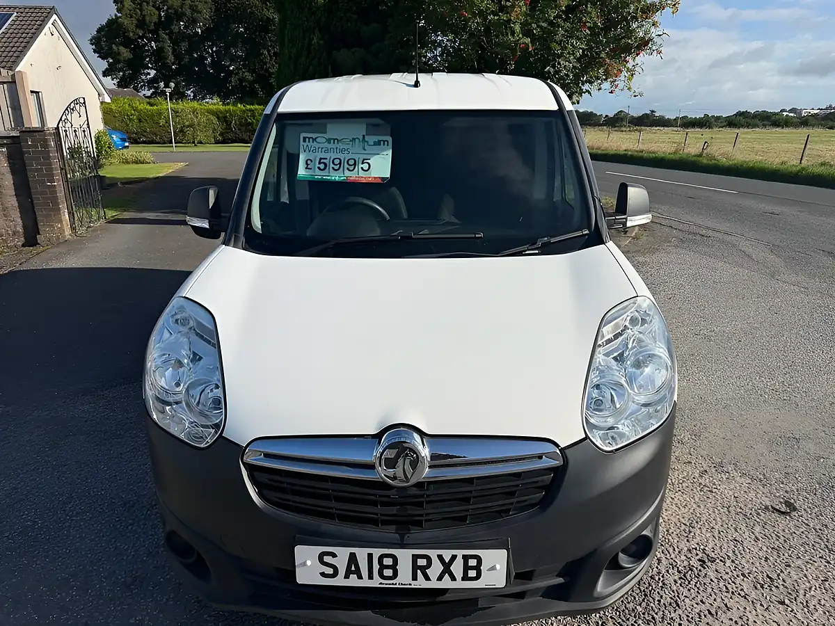 Used 2018 Vauxhall Combo White - Interior and Exterior details 9