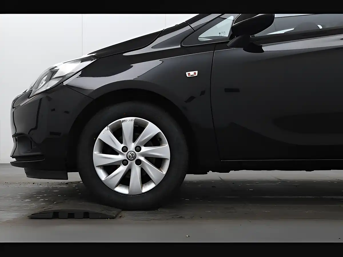 Used 2018 Vauxhall Corsa Design Black - Interior and Exterior details 7