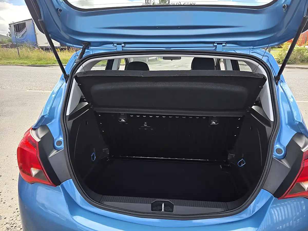 Used 2018 Vauxhall Corsa Design Blue - Interior and Exterior details 6