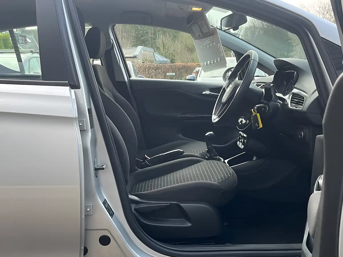 Used 2018 Vauxhall Corsa Design Silver - Interior and Exterior details 13
