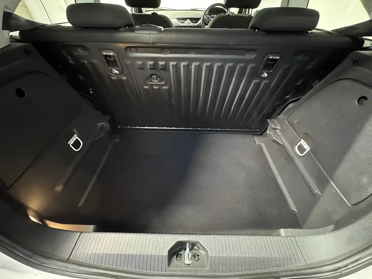 Used 2018 Vauxhall Corsa Design White - Interior and Exterior details 13
