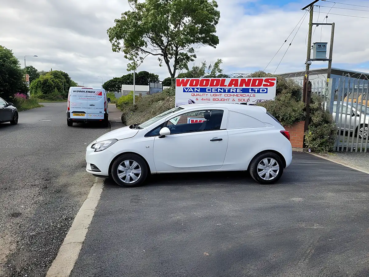 Used 2018 Vauxhall Corsa Ecoflex White - Interior and Exterior details 5