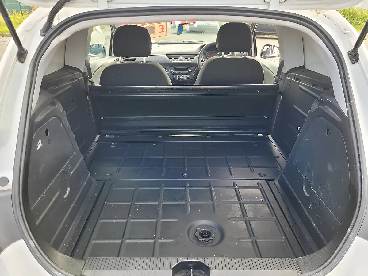 Used 2018 Vauxhall Corsa Ecoflex White - Interior and Exterior details 9