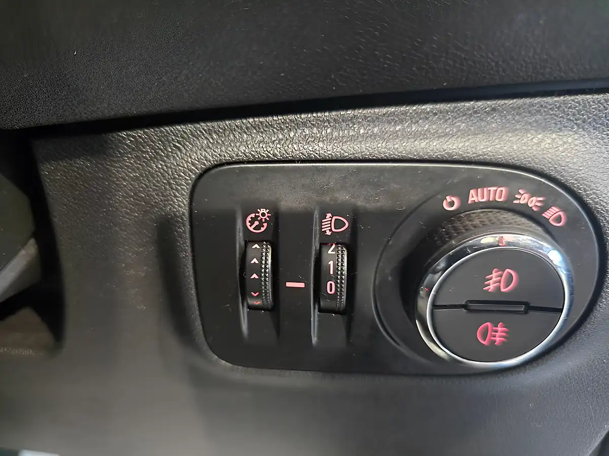 Used 2018 Vauxhall Corsa Energy Blue - Interior and Exterior details 15