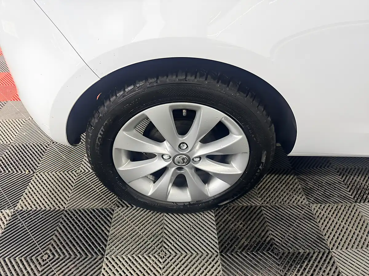 Used 2018 Vauxhall Corsa Energy White - Interior and Exterior details 14